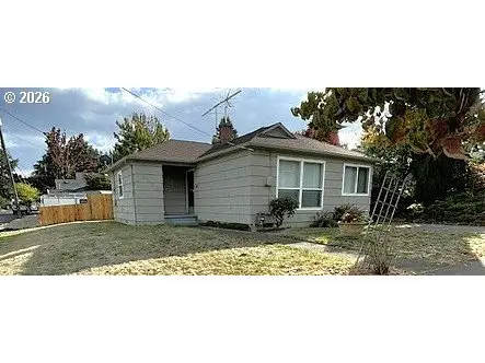 8636 NE Holladay St, Portland, OR 97220 - #1