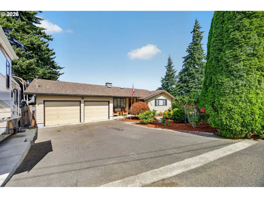 1605 Applewood Dr, Coos Bay, OR 97420 - #2