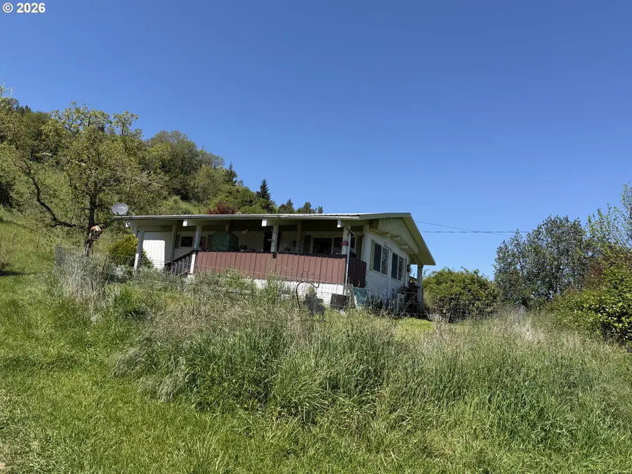 232 Marilyn St, Roseburg, OR 97470 - #3