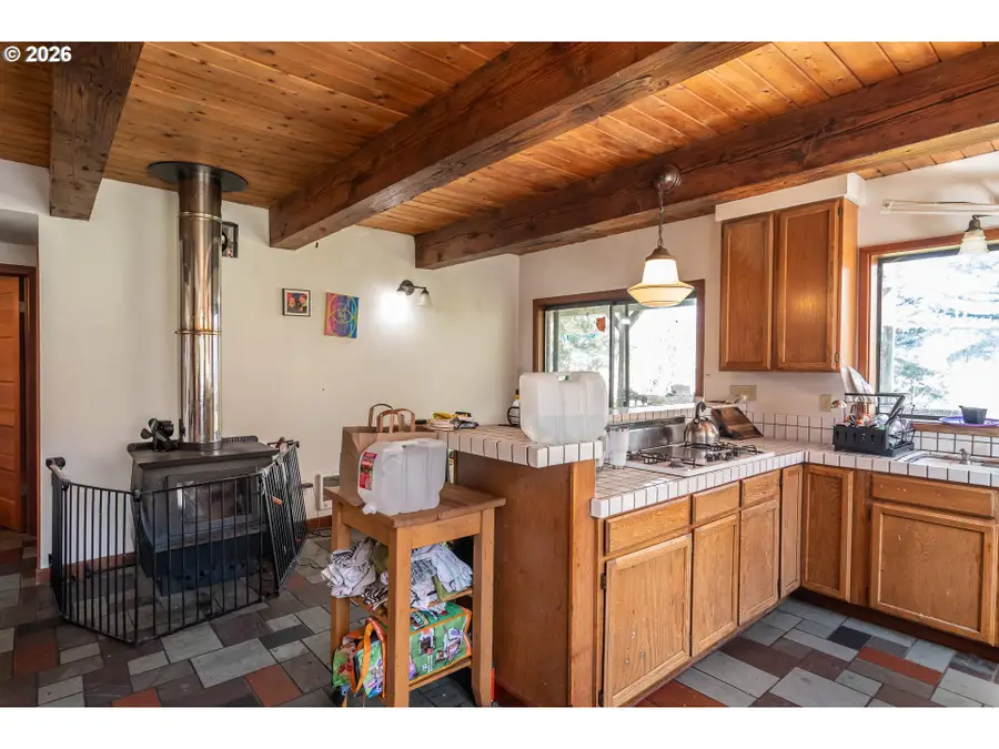 4890 Henderer Rd, Elkton, OR 97436 - #2