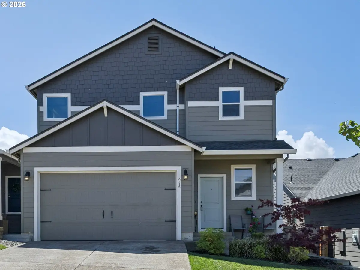 976 NE Trillium Dr, Estacada, OR 97023 - #1