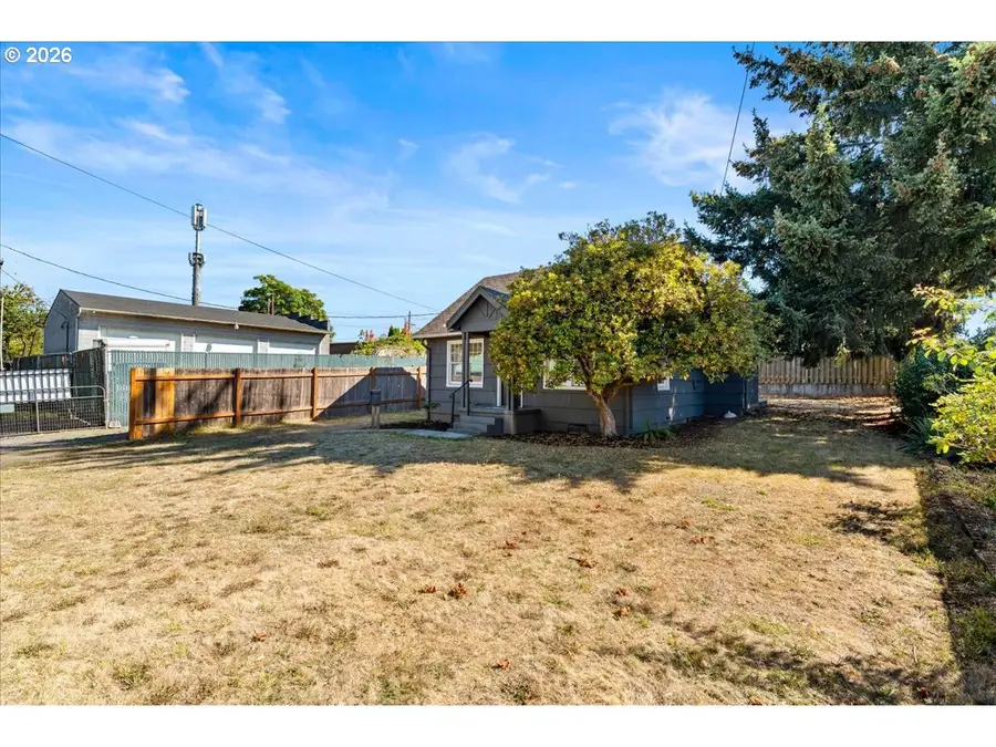 5926 NE Going St, Portland, OR 97218 - #3