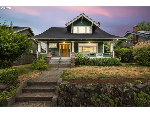 965 NE D St, Salem, OR 97301