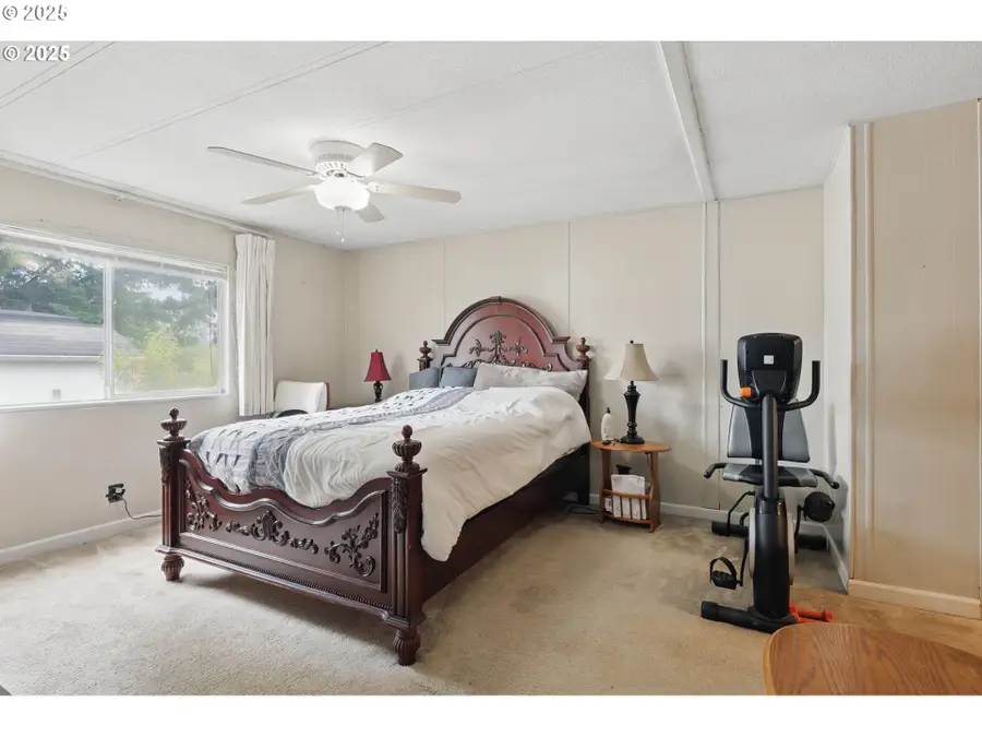 21100 NE Sandy Blvd #52, Fairview, OR 97024 - Image #3