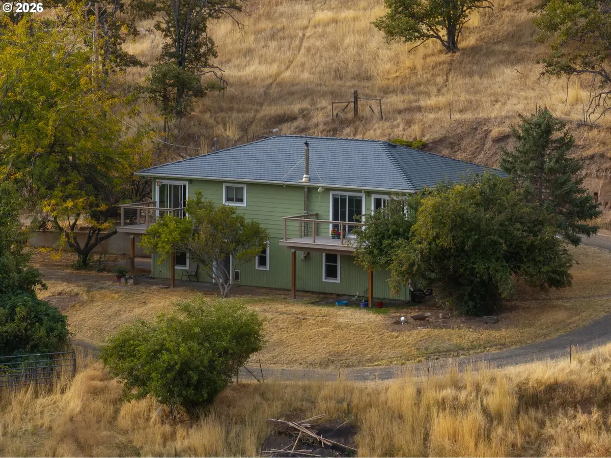4255 Pleasant Ridge Rd, The Dalles, OR 97058 - #1