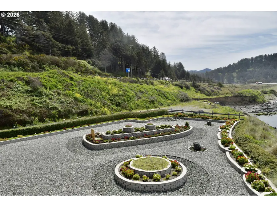 28978 Vizcaino Ct, Gold Beach, OR 97444 - #3