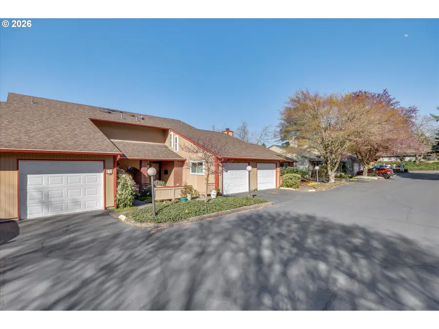 831 NE 90th Ave, Portland, OR 97220 - #2