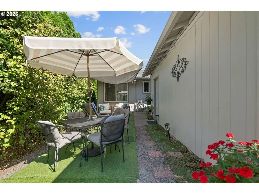 555 Hartke Loop, Oregon City, OR 97045 - #3