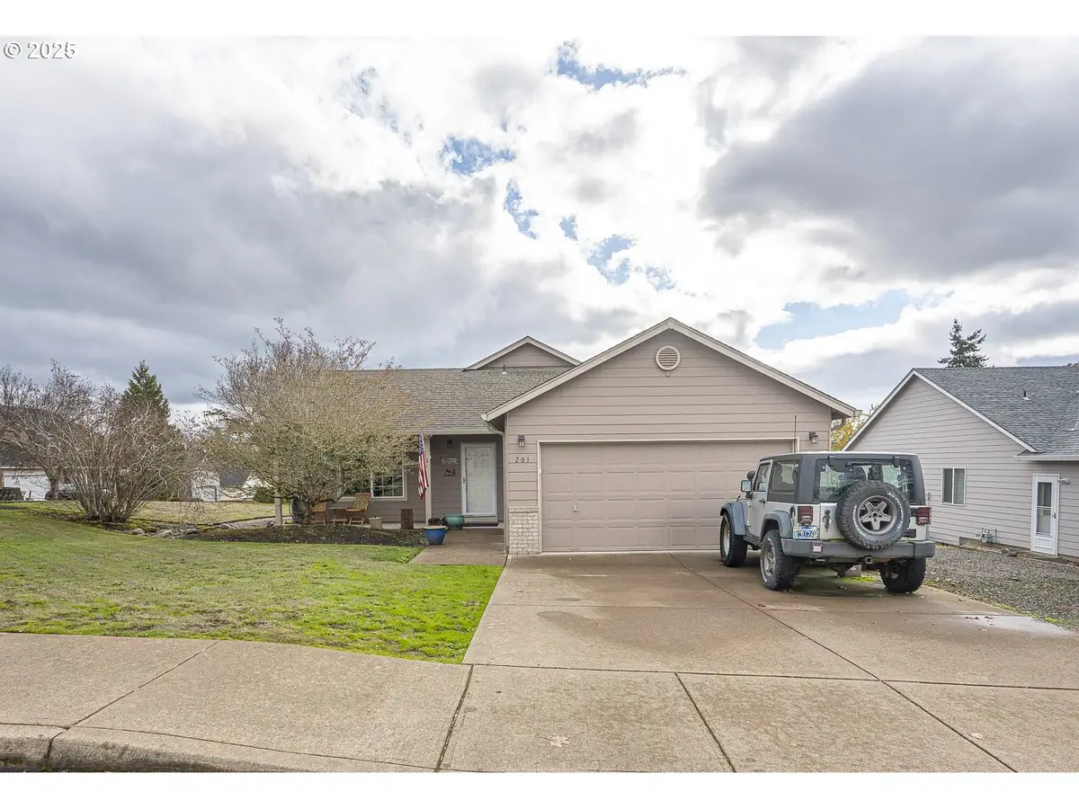 201 NW Howard Ln, Dallas, OR 97338 - Image #1