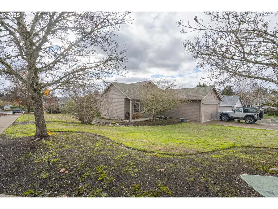 201 NW Howard Ln, Dallas, OR 97338 - Image #2