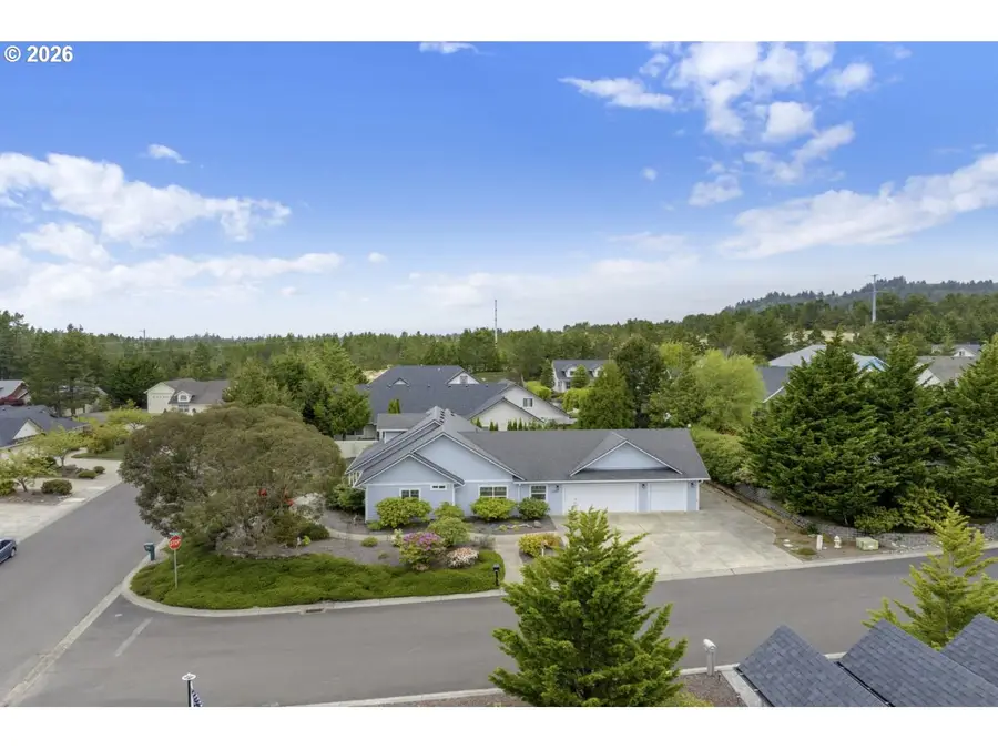 2515 Willow Crest Ct, Florence, OR 97439 - #2