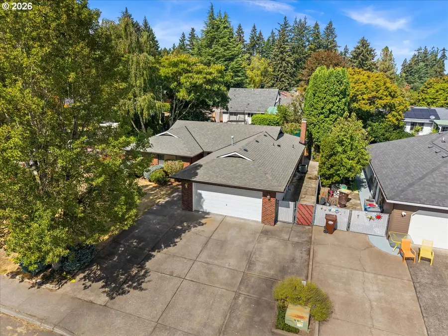 2855 SE Cornutt St, Hillsboro, OR 97123 - #2