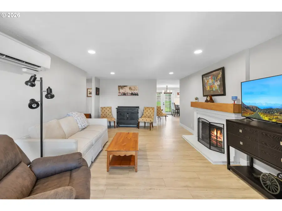 7975 SE Roots Rd, Milwaukie, OR 97267 - #3