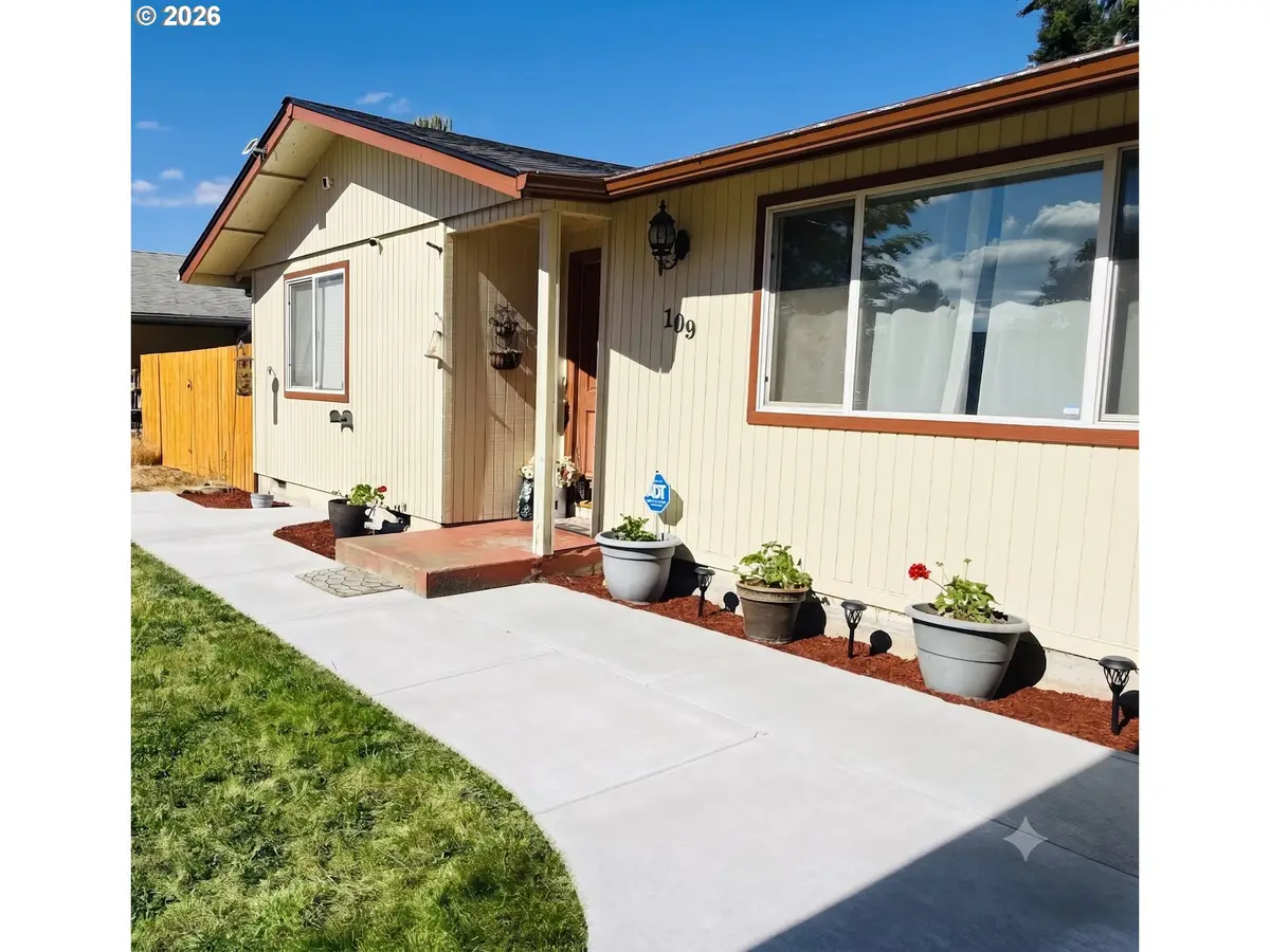 109 Oak St, Amity, OR 97101 - #1