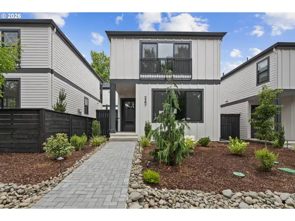 247 E Ave, LakeOswego, OR 97034