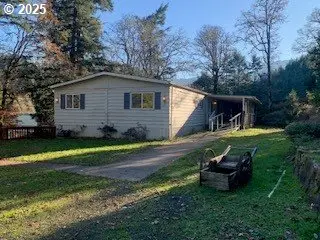 5979 Willis Creek Rd, Winston, OR 97496 - Image #2