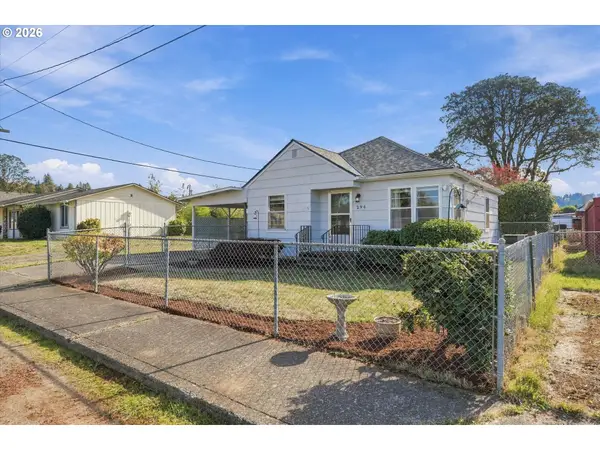 294 NW 3rd Ave, Estacada, OR 97023