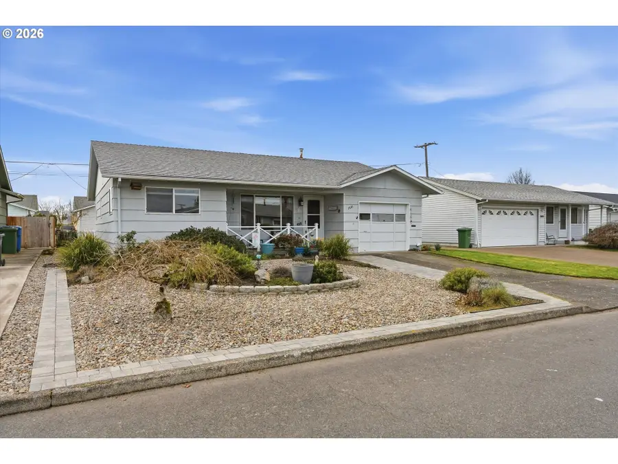 1841 Umpqua Rd, Woodburn, OR 97071 - #3