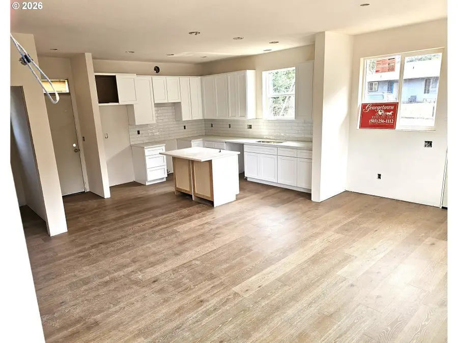 2763 SE 101st Ave, Portland, OR 97266 - #3