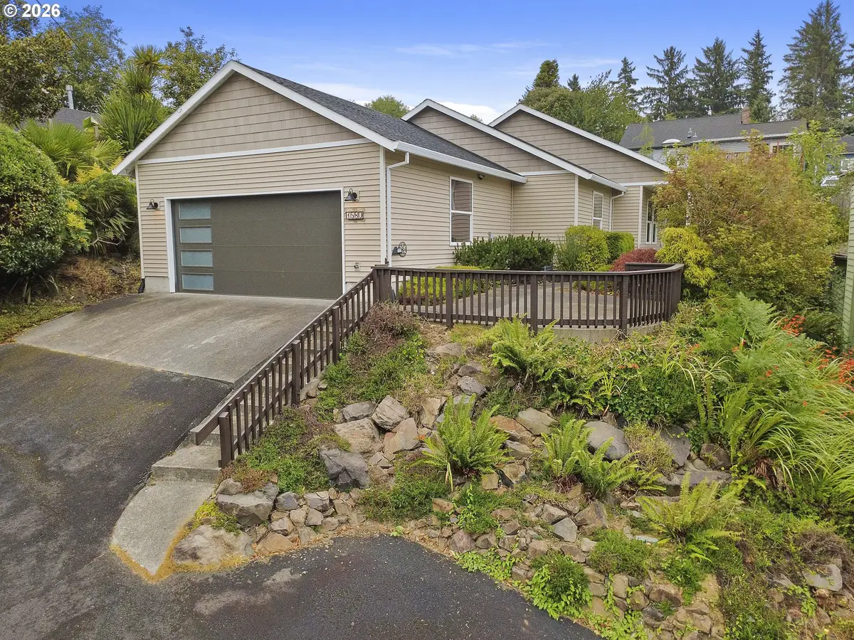 1580 8th St, Astoria, OR 97103 - #1