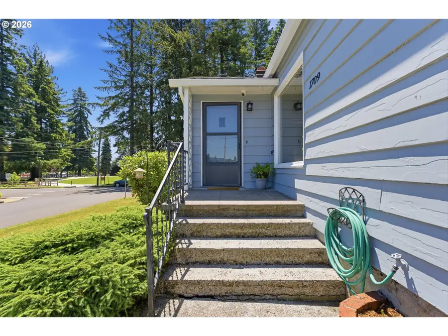 1709 NE Dallas St, Camas, WA 98607 - #3