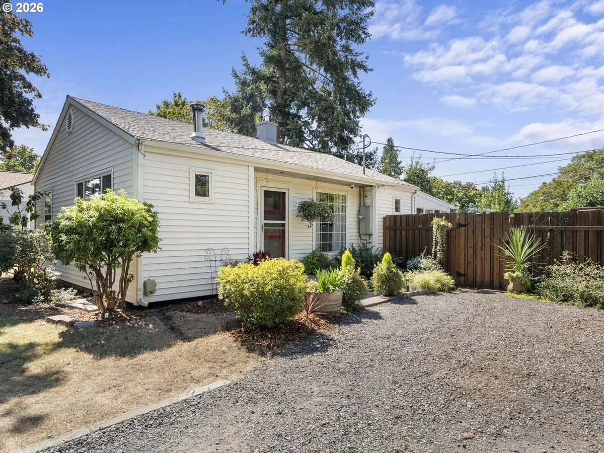 4043 SE 116th Ave, Portland, OR 97266 - #1