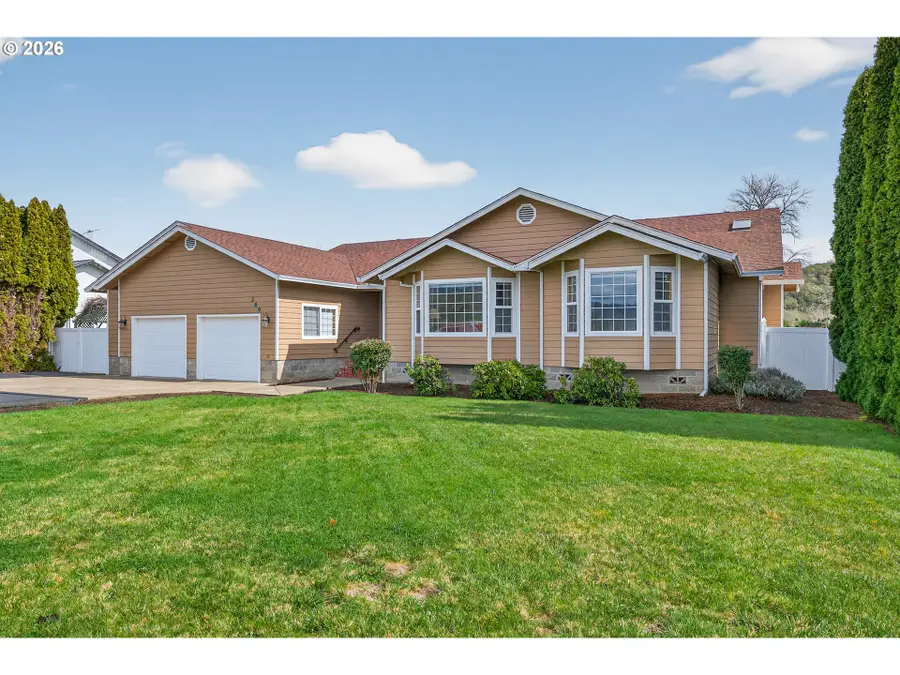 269 Bailey Dr, Roseburg, OR 97471 - #2