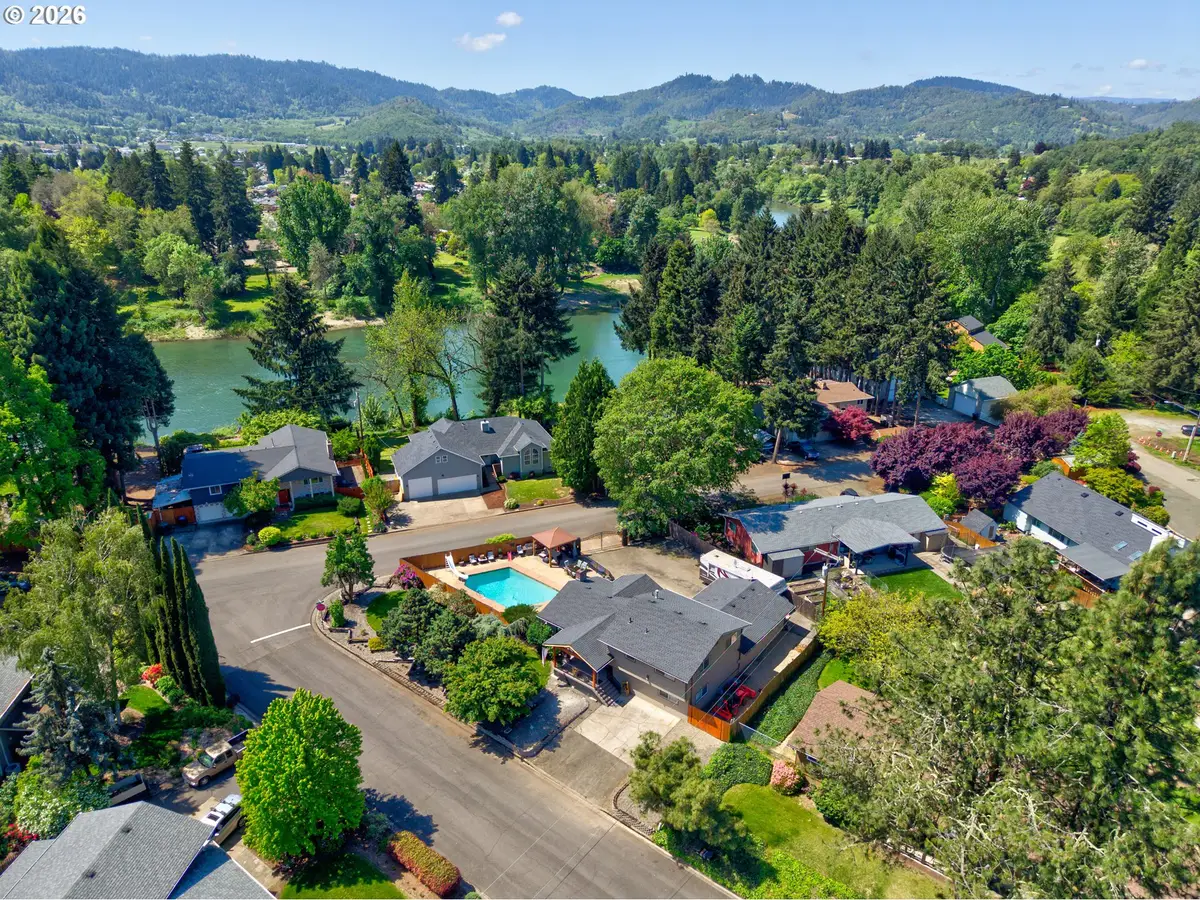 1308 NW Garden St, Roseburg, OR 97471 - #1
