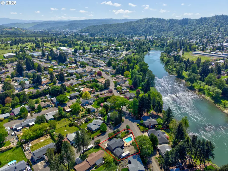 1308 NW Garden St, Roseburg, OR 97471 - #3