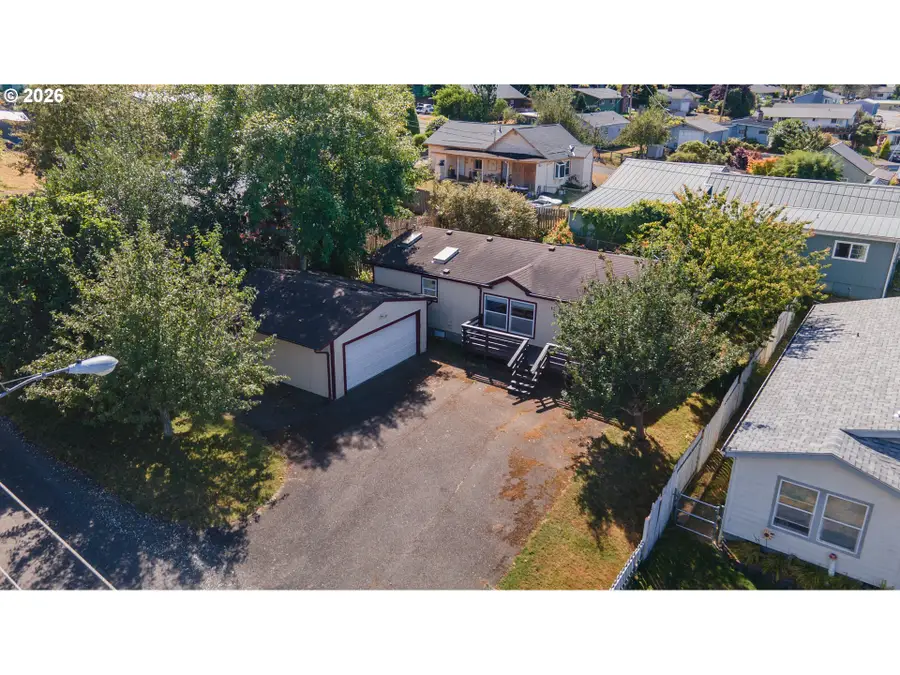875 York St, Reedsport, OR 97467 - #2