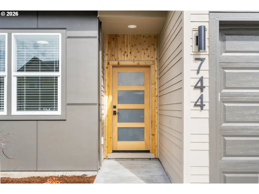 744 SE 34th St, Battle Ground, WA 98604 - #2