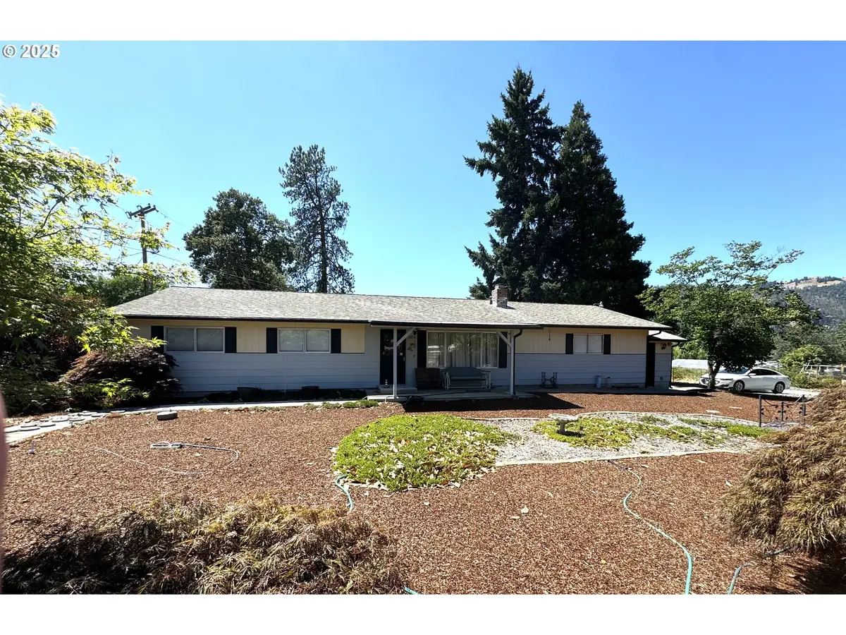166 Peacock Ln, Myrtle Creek, OR 97457 - #1