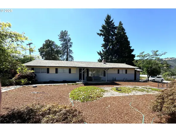 166 Peacock Ln, MyrtleCreek, OR 97457