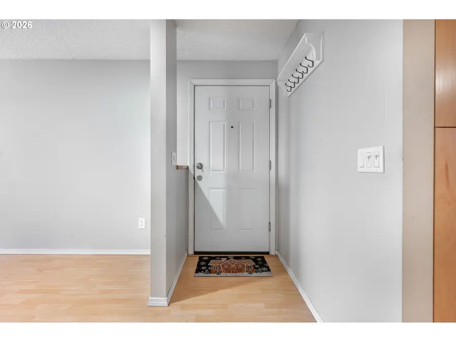 2330 SE Brookwood Ave #206, Hillsboro, OR 97123 - Image #3