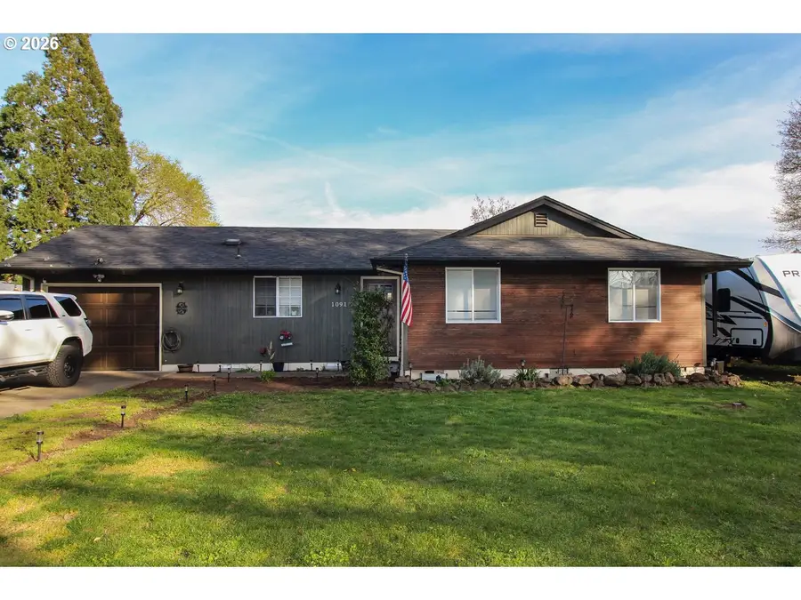 1091 SE Elm St, Dundee, OR 97115 - #2