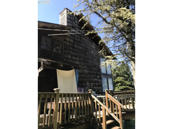 907 5th St, Astoria, OR 97103