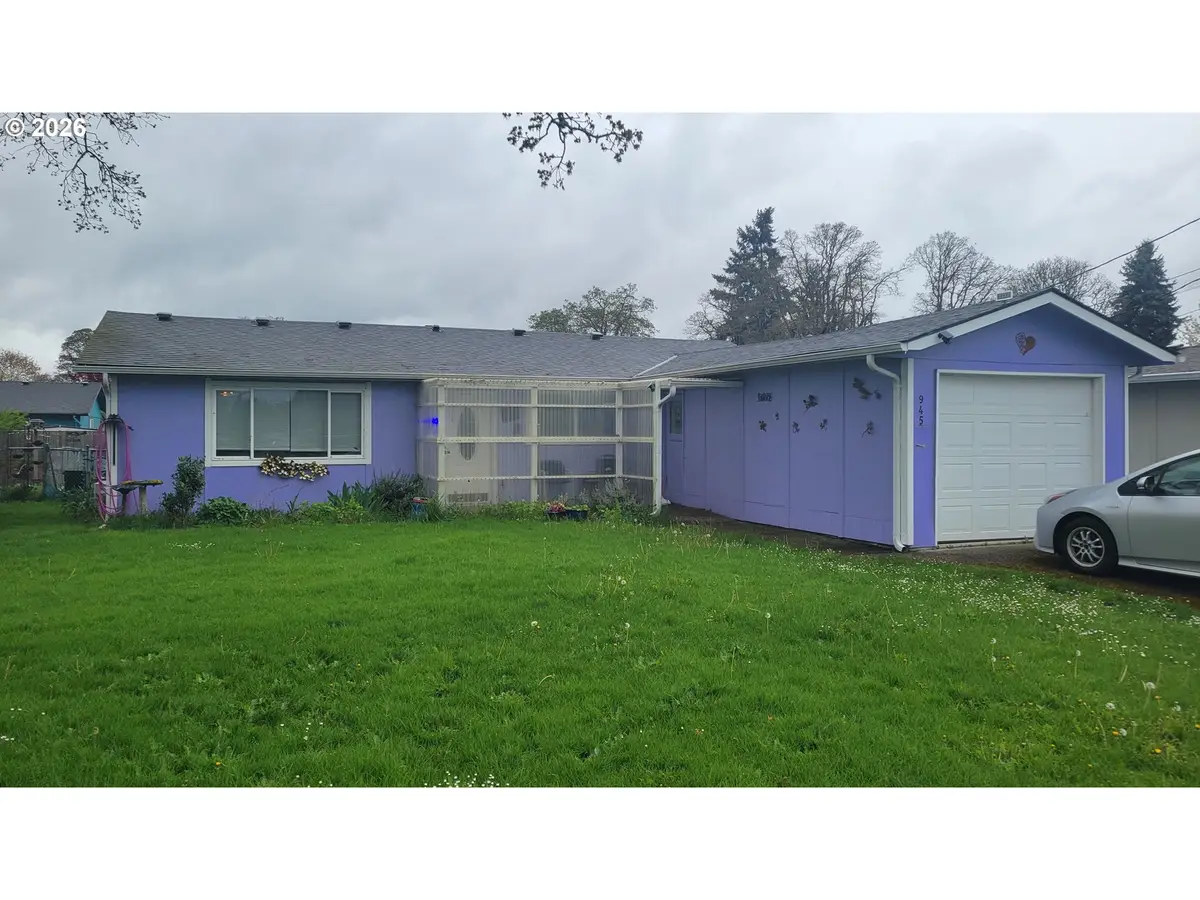 945 N 4th St, Aumsville, OR 97325 - #1