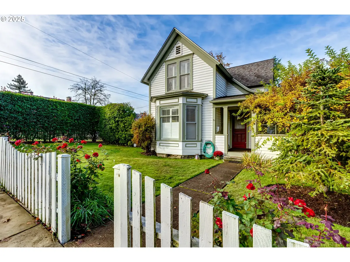 1888 Lincoln St, Eugene, OR 97401 - Image #1