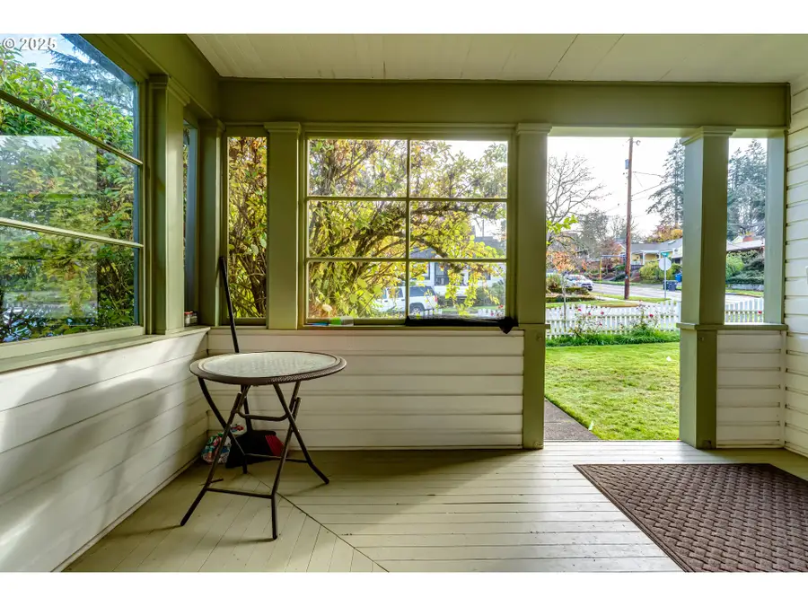 1888 Lincoln St, Eugene, OR 97401 - Image #2