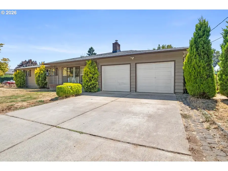 940 Johnson St, Woodburn, OR 97071 - #2