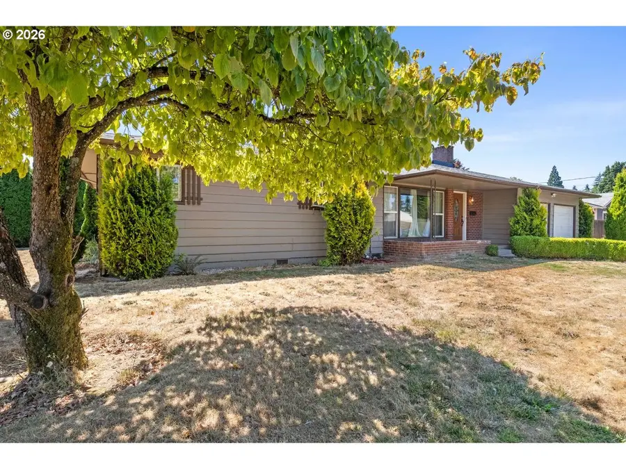 940 Johnson St, Woodburn, OR 97071 - #3