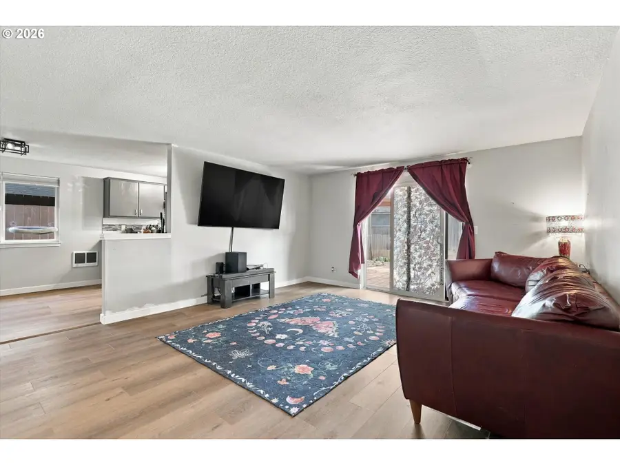 274 N 4th St, Saint Helens, OR 97051 - #3