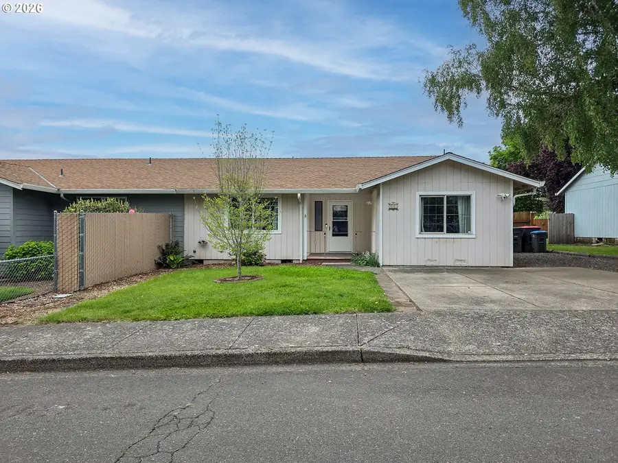 225 SW Fleishauer Ln, McMinnville, OR 97128 - #2