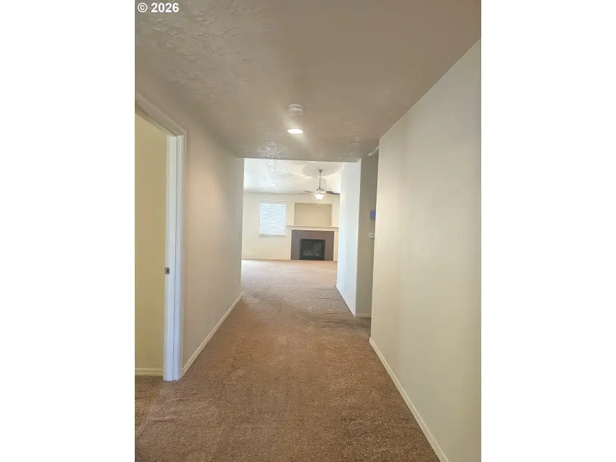 3176 SW Evergreen Ave, Redmond, OR 97756 - #3