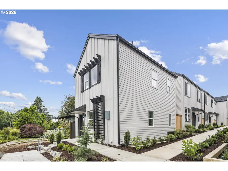 2011 SW Moss St, Portland, OR 97219 - #2