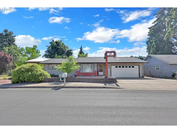 444 N 1st St, Creswell, OR 97426