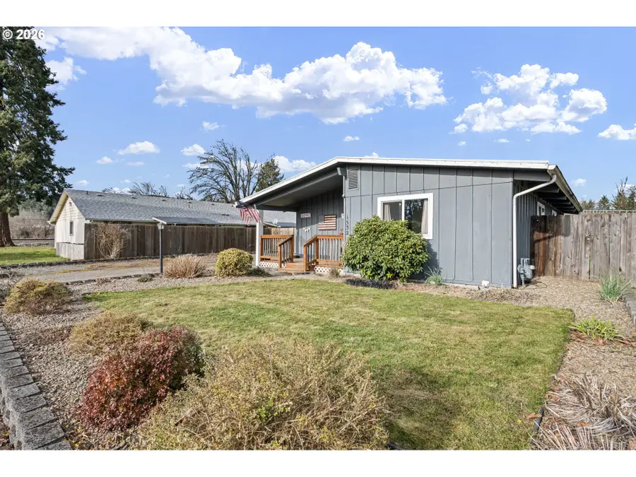 1532 E Chamberlain Ave, Cottage Grove, OR 97424 - Image #2