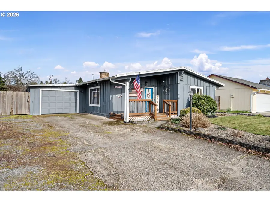 1532 E Chamberlain Ave, Cottage Grove, OR 97424 - Image #3