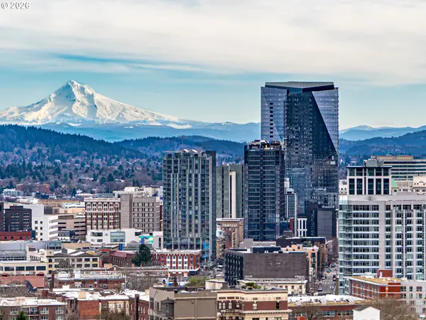 550 SW 10th Ave #2108, Portland, OR 97205