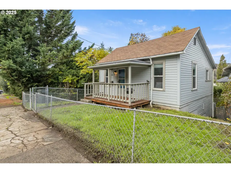 1534 SE Main St, Roseburg, OR 97470 - Image #2